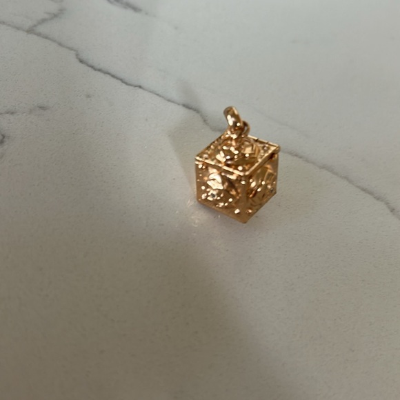 Kendra Scott Opening Keepsake Rose Gold Charm Box - Picture 2 of 5